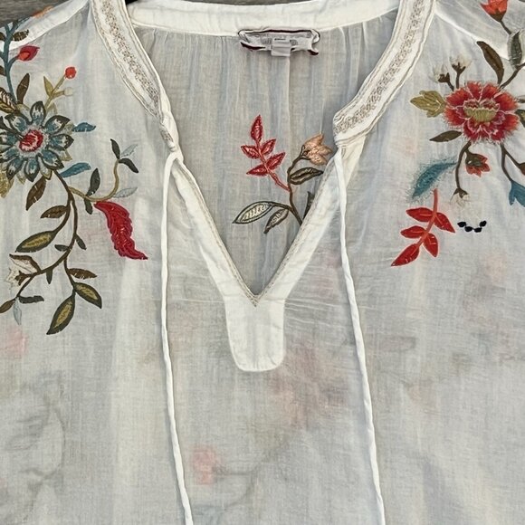 Johnny Was Workshop Embroidered Floral Blouse Top Size Medium Boho Lightweight - Picture 2 of 8